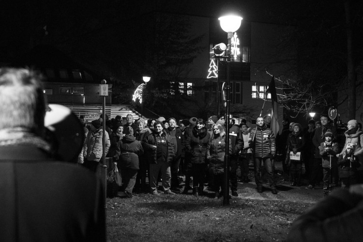 Proti Babišovi protestovaly v Budějcích stovky lidí. Připojili se i politici