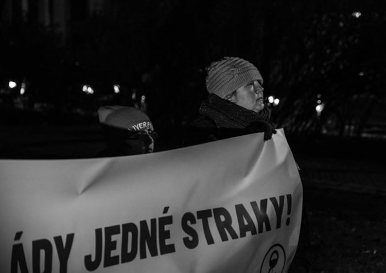 Proti Babišovi protestovaly v Budějcích stovky lidí. Připojili se i politici