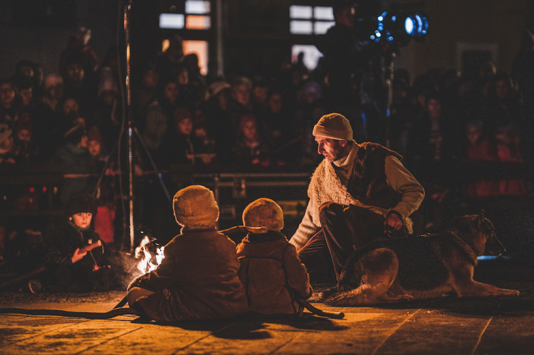 Příběh zrození Ježíše Krista vidělo zaplněné Piaristické náměstí