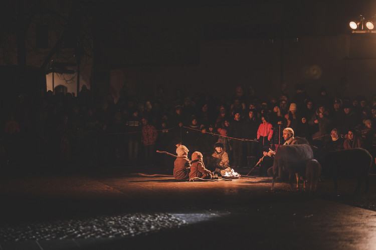 Příběh zrození Ježíše Krista vidělo zaplněné Piaristické náměstí