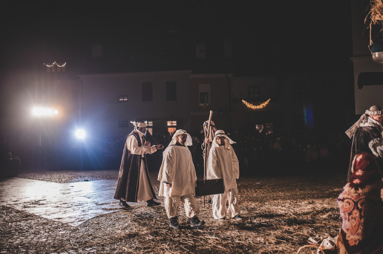 Příběh zrození Ježíše Krista vidělo zaplněné Piaristické náměstí