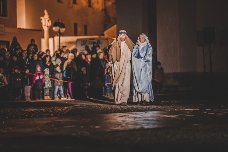 Příběh zrození Ježíše Krista vidělo zaplněné Piaristické náměstí