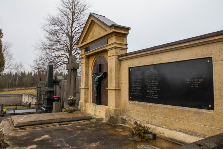 Hejnický hřbitov nabízí hroby k adopci a zájem je nemalý