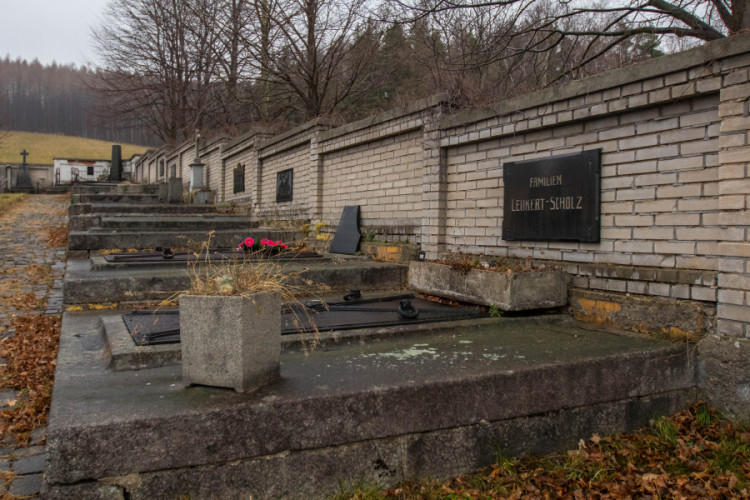 Hejnický hřbitov nabízí hroby k adopci a zájem je nemalý