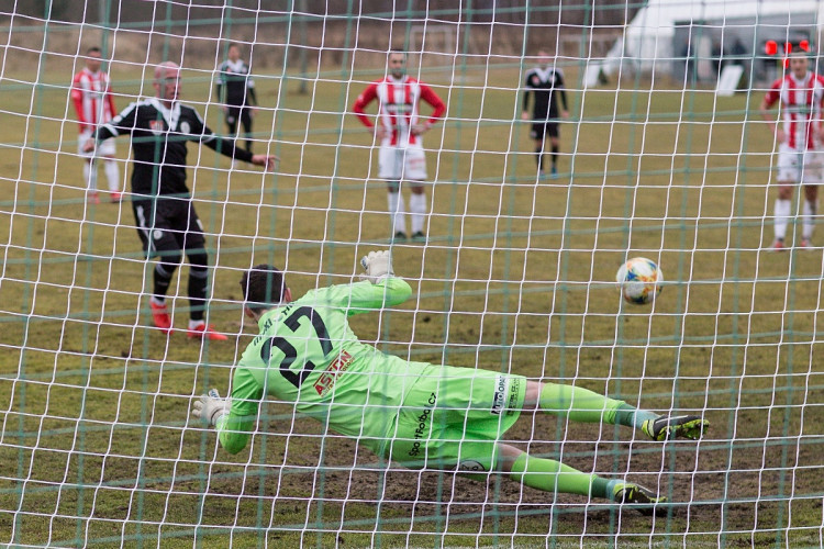 Vysoká porážka na úvod přípravy