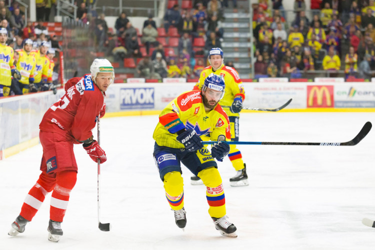 Motor proti Slavii uhrál jenom bod, s Pražany prohrál po prodloužení