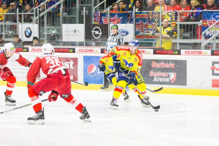 Motor proti Slavii uhrál jenom bod, s Pražany prohrál po prodloužení