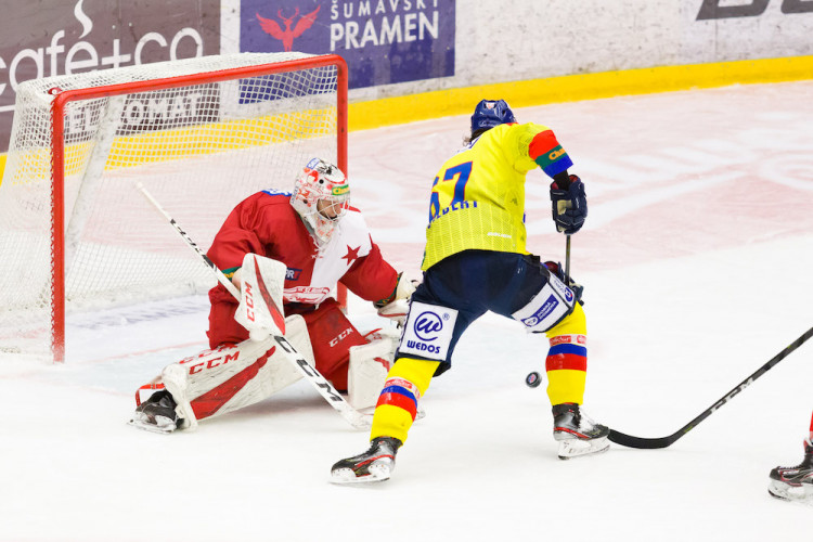 Motor proti Slavii uhrál jenom bod, s Pražany prohrál po prodloužení