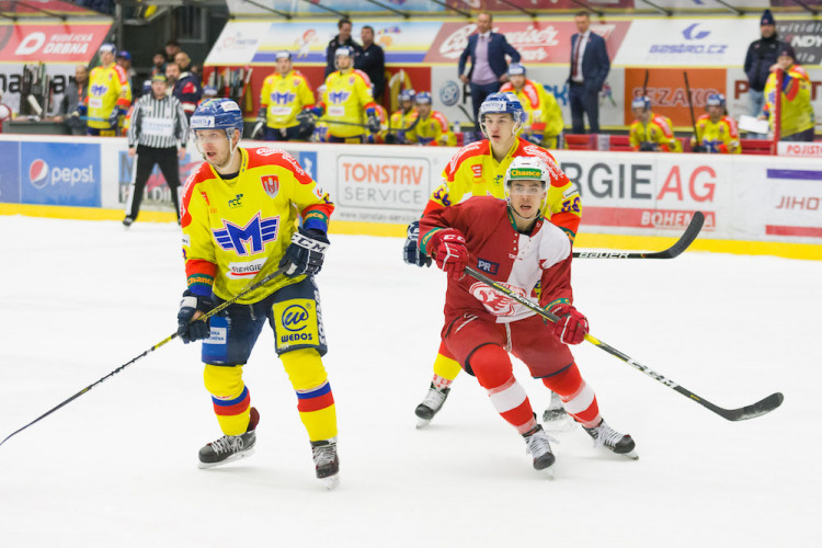 Motor proti Slavii uhrál jenom bod, s Pražany prohrál po prodloužení