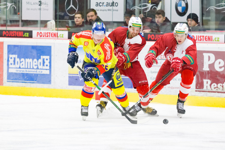 Motor proti Slavii uhrál jenom bod, s Pražany prohrál po prodloužení