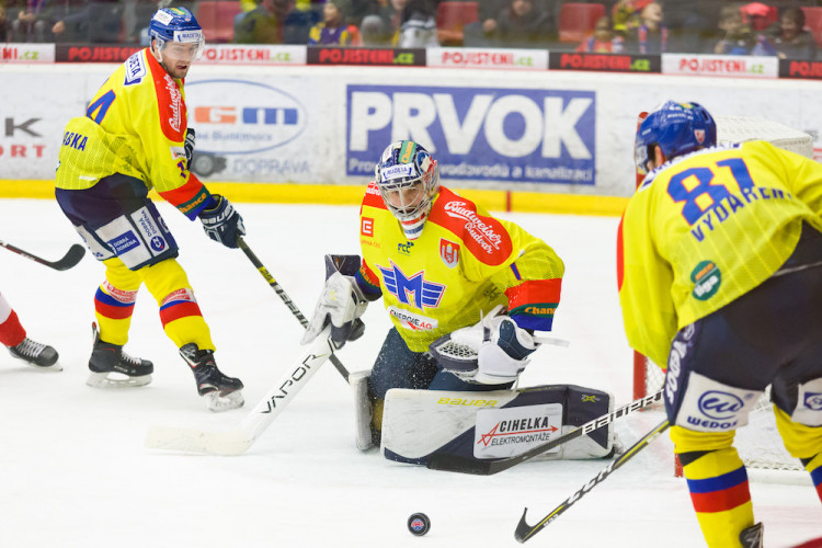 Motor proti Slavii uhrál jenom bod, s Pražany prohrál po prodloužení