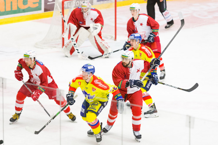 Motor proti Slavii uhrál jenom bod, s Pražany prohrál po prodloužení