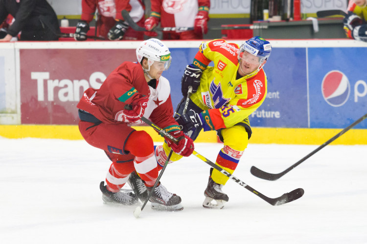 Motor proti Slavii uhrál jenom bod, s Pražany prohrál po prodloužení