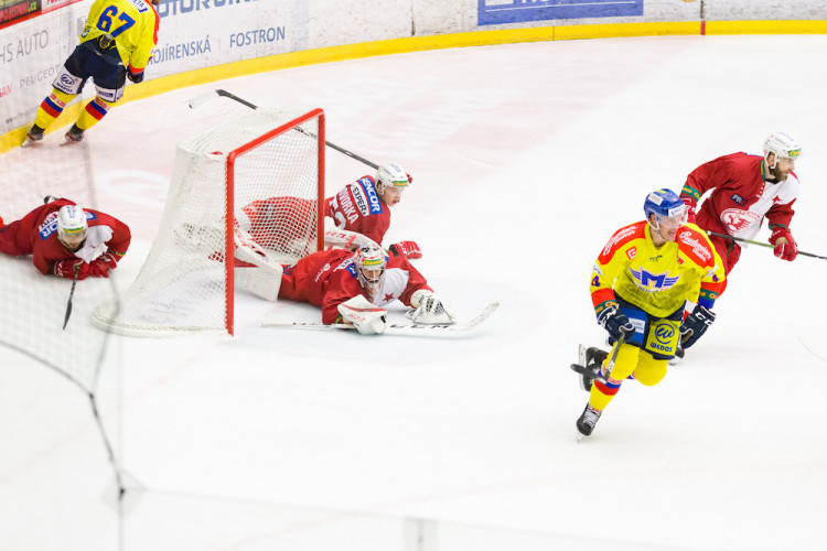 Motor proti Slavii uhrál jenom bod, s Pražany prohrál po prodloužení