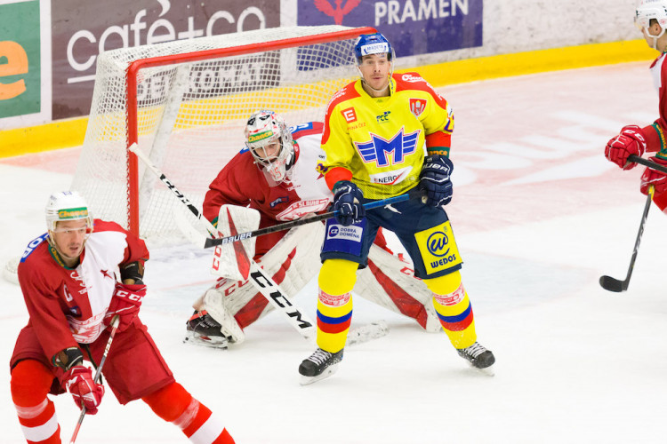 Motor proti Slavii uhrál jenom bod, s Pražany prohrál po prodloužení