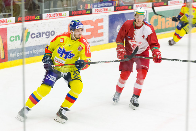 Motor proti Slavii uhrál jenom bod, s Pražany prohrál po prodloužení