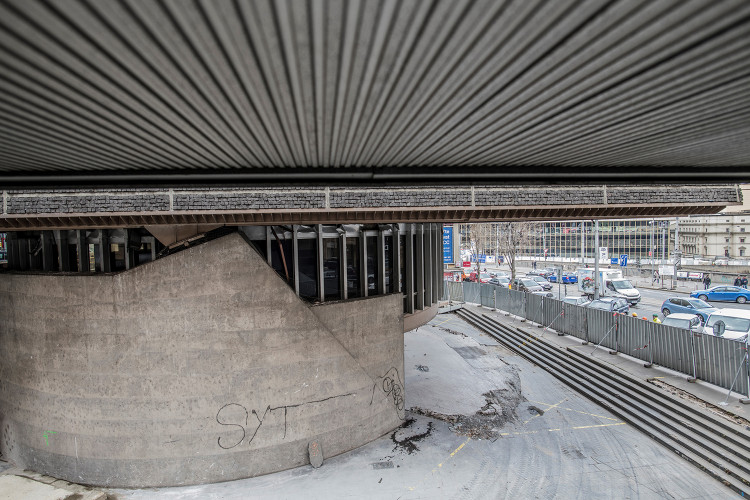 Demolice Transgasu jde do finále.