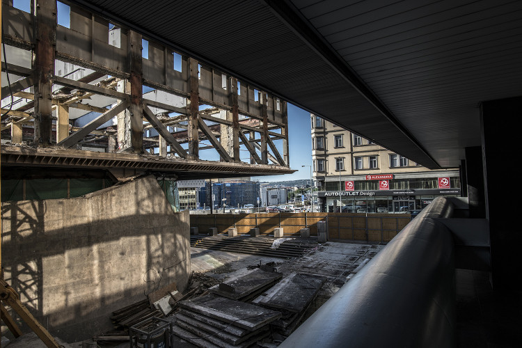 Demolice Transgasu jde do finále.