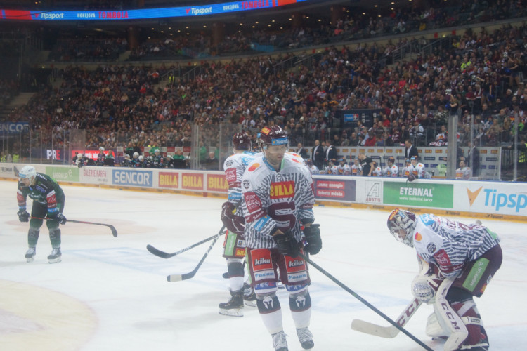 Sparta v divokém utkání přestřílela Karlové Vary