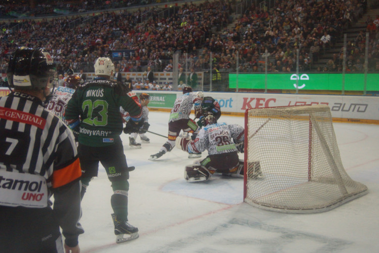 Sparta v divokém utkání přestřílela Karlové Vary