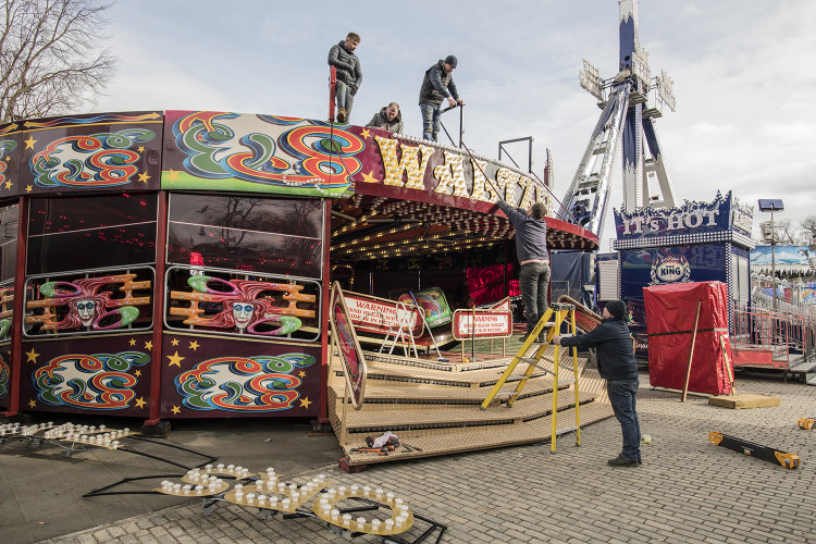 FOTOGALERIE: O víkendu startuje 425. Matějská pouť. Podívejte se, jak probíhají přípravy