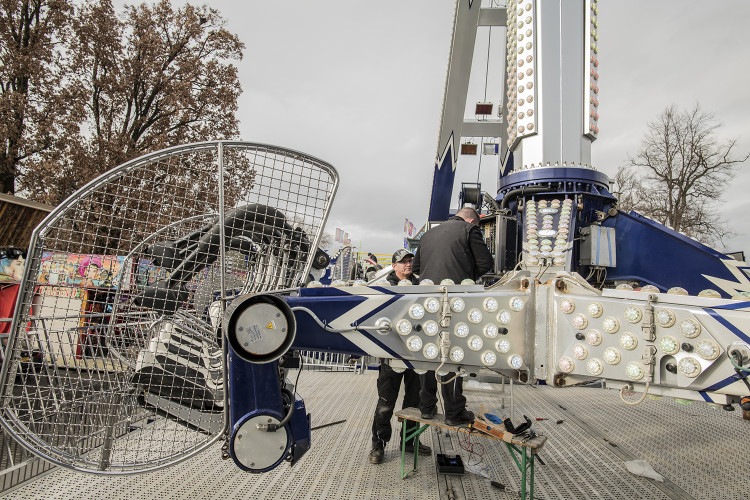 FOTOGALERIE: O víkendu startuje 425. Matějská pouť. Podívejte se, jak probíhají přípravy