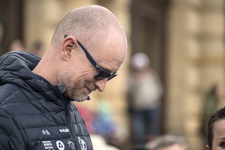 FOTOGALERIE: Od Rudolfina dnes odpoledne vyrazila Expedice Tatra kolem světa 2