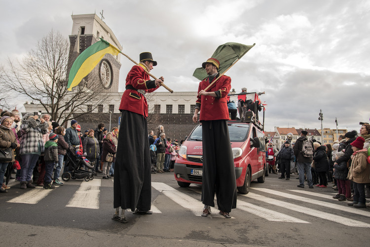 FOTOGALERIE: V Praze vrcholí Žižkovský masopust. Podívejte se na fotky z průvodu