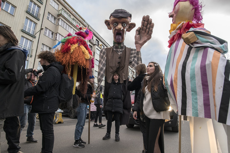 FOTOGALERIE: V Praze vrcholí Žižkovský masopust. Podívejte se na fotky z průvodu