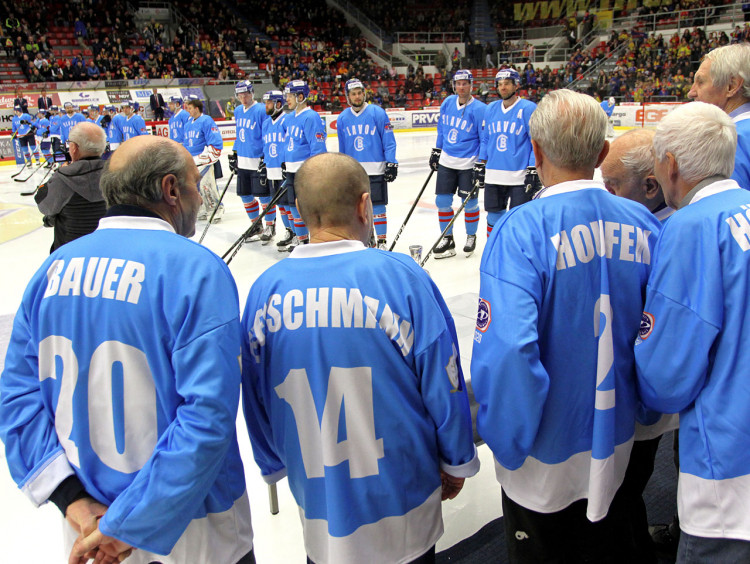 Vzpomínkový retro duel ovládli hokejisté Motoru