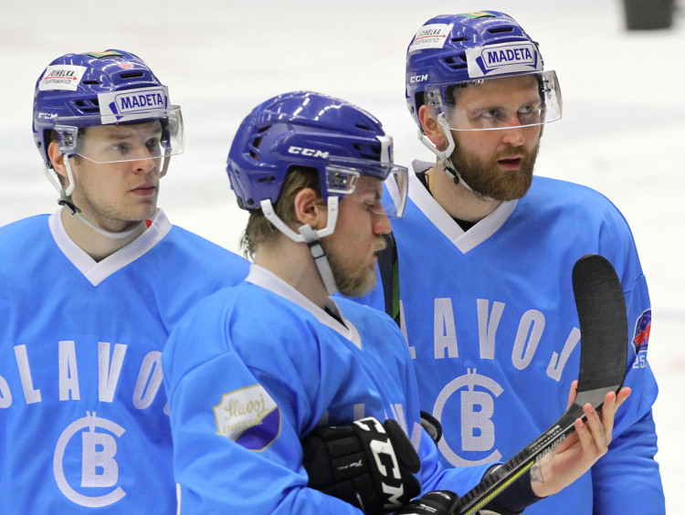 Vzpomínkový retro duel ovládli hokejisté Motoru