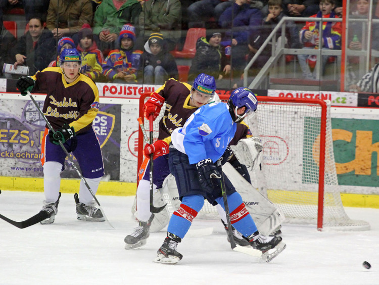Vzpomínkový retro duel ovládli hokejisté Motoru
