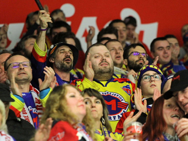 Vzpomínkový retro duel ovládli hokejisté Motoru