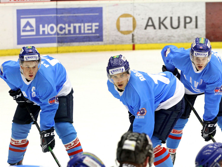 Vzpomínkový retro duel ovládli hokejisté Motoru