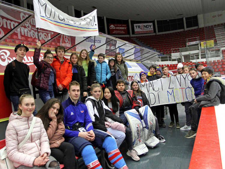 Vzpomínkový retro duel ovládli hokejisté Motoru