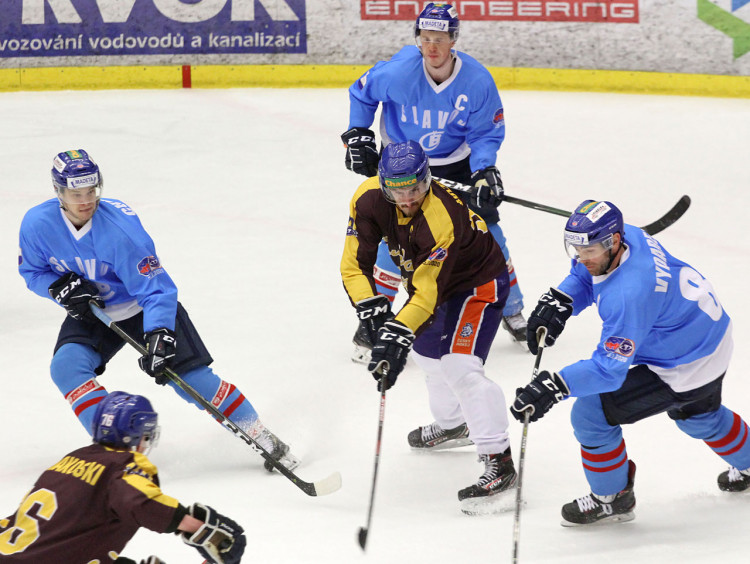Vzpomínkový retro duel ovládli hokejisté Motoru