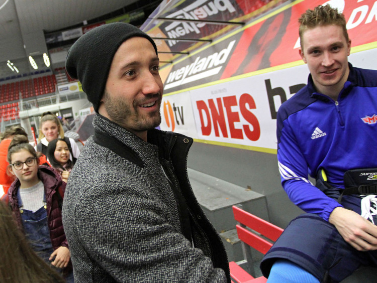 Vzpomínkový retro duel ovládli hokejisté Motoru