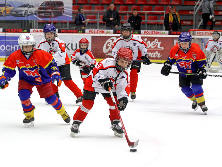 Vzpomínkový retro duel ovládli hokejisté Motoru