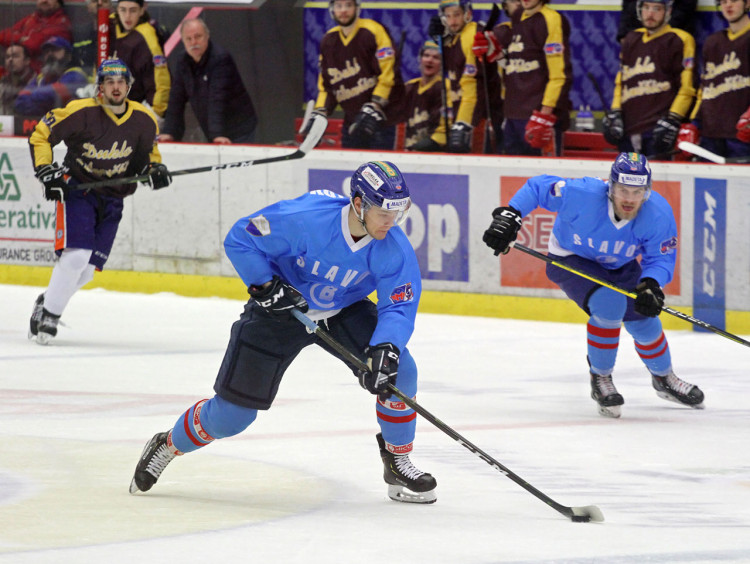 Vzpomínkový retro duel ovládli hokejisté Motoru