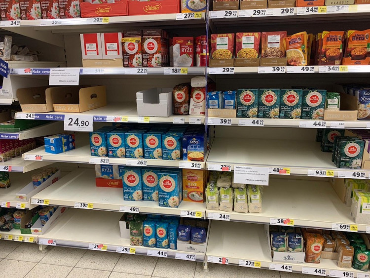 Vykoupené regály v obchodech