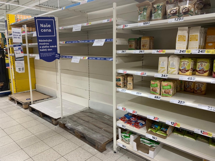 Vykoupené regály v obchodech