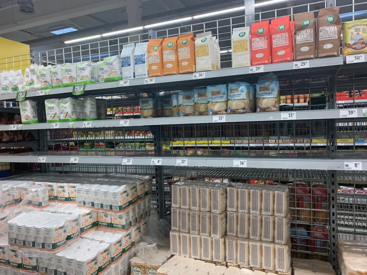 Vykoupené regály v obchodech