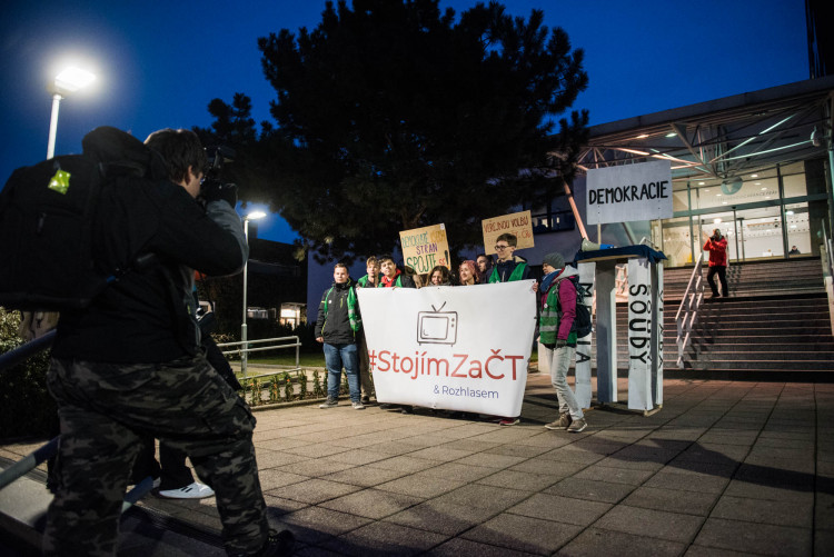 Pochod Postavme se rozvratu institucí, autor Tomáš Hrivňák