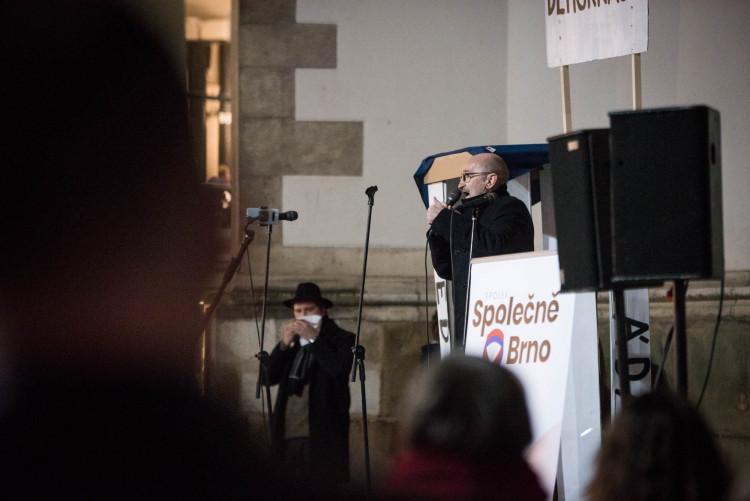 Pochod Postavme se rozvratu institucí, autor Tomáš Hrivňák