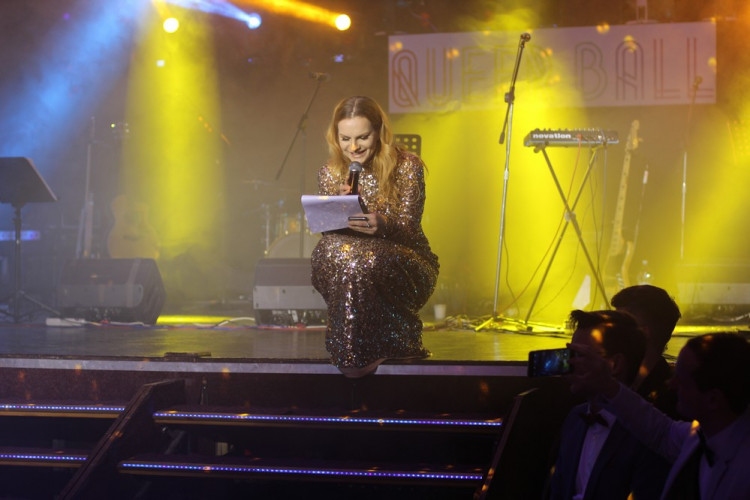 Brněnský Queerball 2020 propagoval s tématem Spolu navěky manželství pro všechny