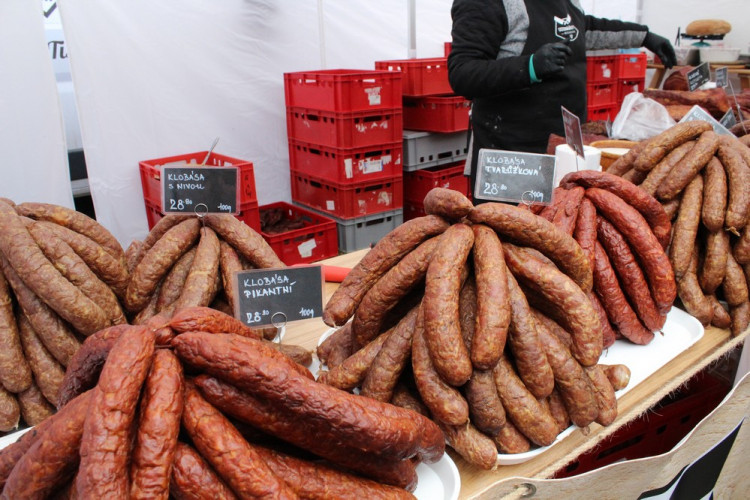 Slavnosti moravského uzeného na hradě Veveří navštívilo o víkendu 5 tisíc lidí