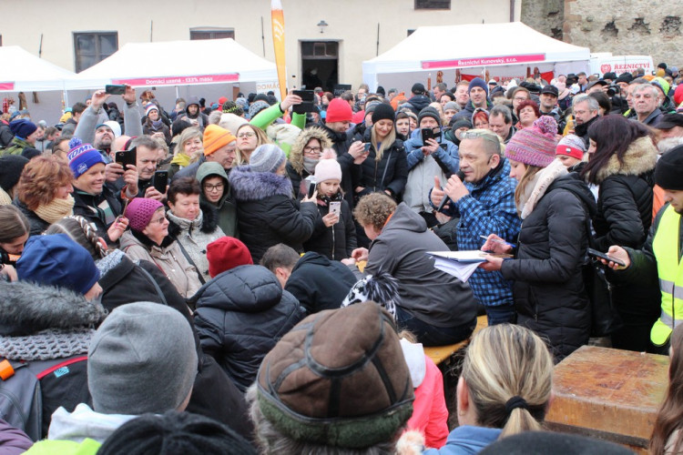 Slavnosti moravského uzeného na hradě Veveří navštívilo o víkendu 5 tisíc lidí