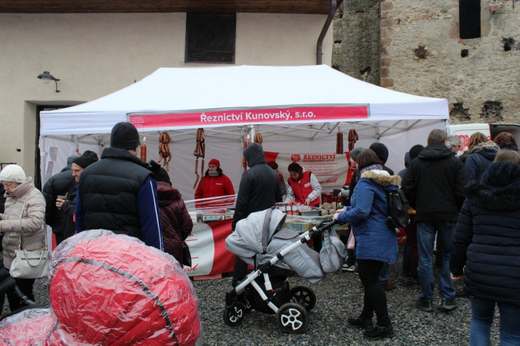 Slavnosti moravského uzeného na hradě Veveří navštívilo o víkendu 5 tisíc lidí