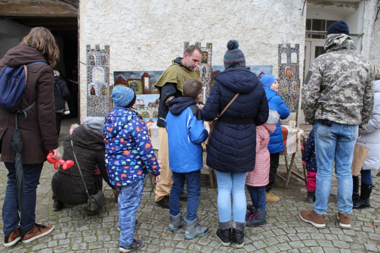 Slavnosti moravského uzeného na hradě Veveří navštívilo o víkendu 5 tisíc lidí
