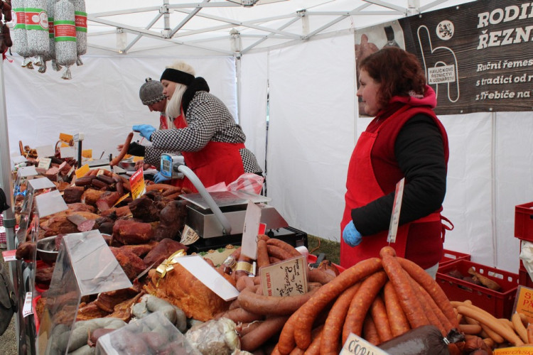Slavnosti moravského uzeného na hradě Veveří navštívilo o víkendu 5 tisíc lidí
